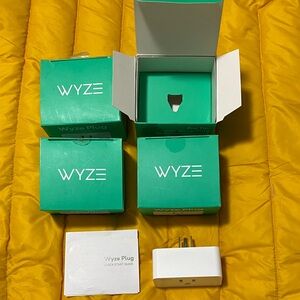 Wyze Smart Plug with Green Packaging
